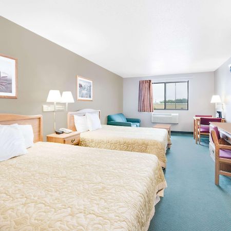 Motel Super 8 By Wyndham Sisseton Exterior foto